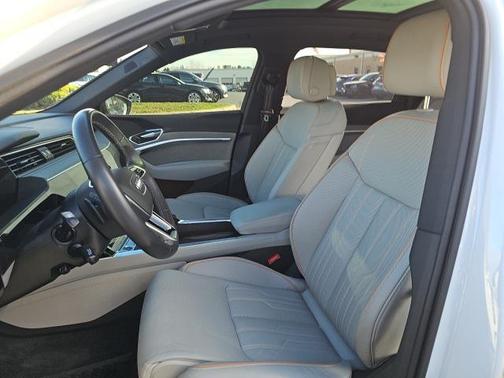 2024 Audi Q8 e-tron Prestige