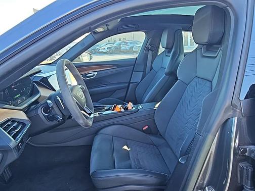 2022 Audi e-tron GT Premium Plus