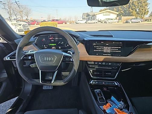 2022 Audi e-tron GT Premium Plus