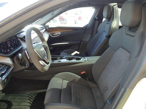 2023 Audi e-tron GT Prestige