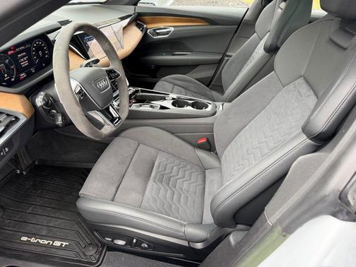 2023 Audi e-tron GT Prestige