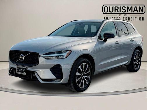 2023 Volvo XC60 B5 Plus Dark Theme