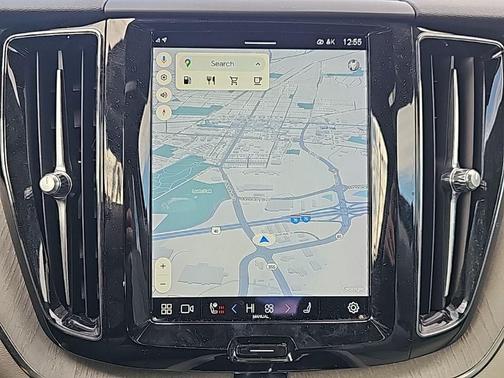 2023 Volvo XC60 B5 Plus Dark Theme