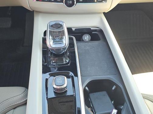 2022 Volvo XC60 B5 Inscription