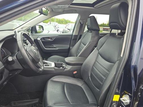 2019 Toyota RAV4 XLE Premium
