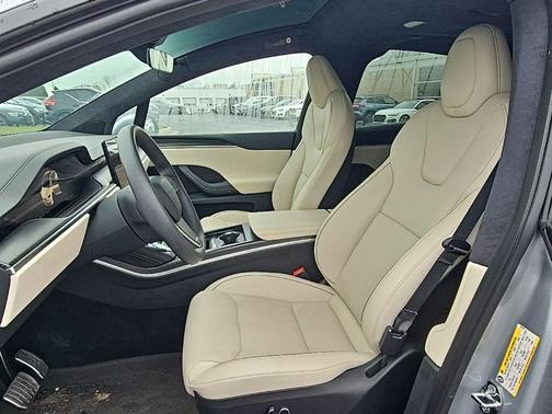 2025 Tesla Model X Plaid