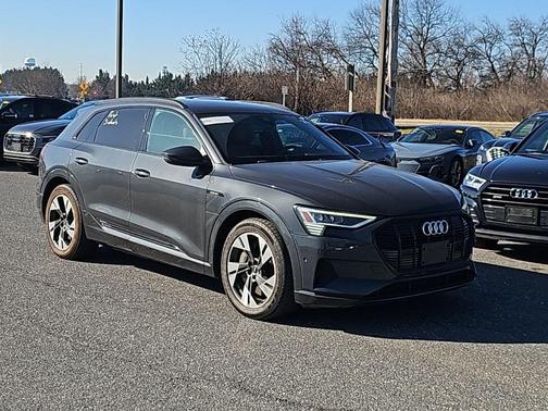 2022 Audi e-tron Premium