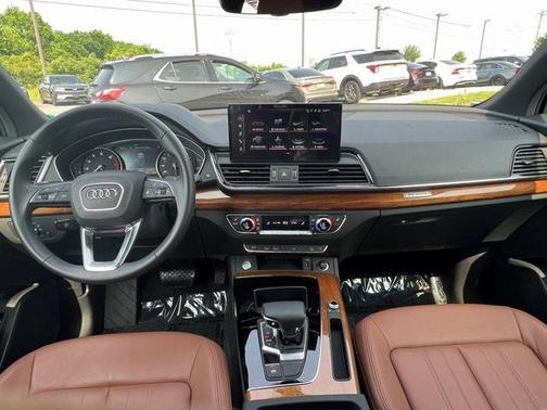2024 Audi Q5 40 Premium