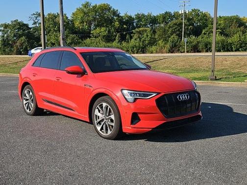 2021 Audi e-tron Premium Plus