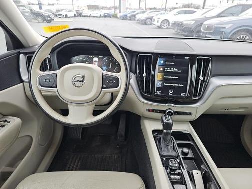 2018 Volvo XC60 T5 Momentum