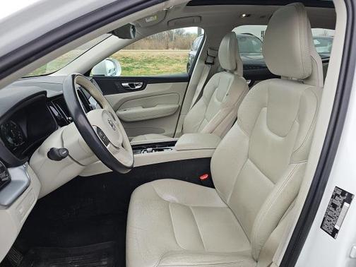 2018 Volvo XC60 T5 Momentum