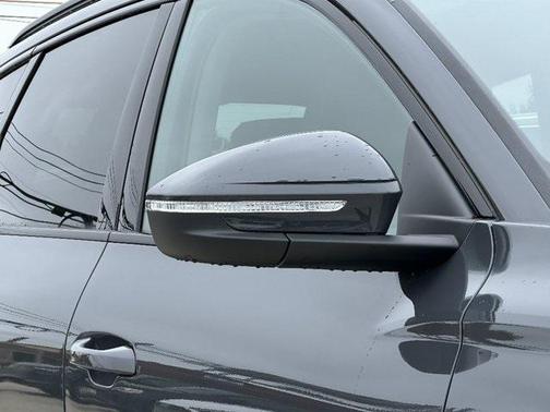 2025 Audi Q6 e-tron Premium Plus
