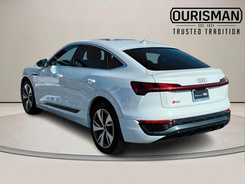 2024 Audi Q8 e-tron Premium Plus