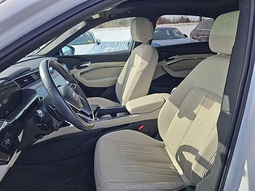 2024 Audi Q8 e-tron Premium Plus