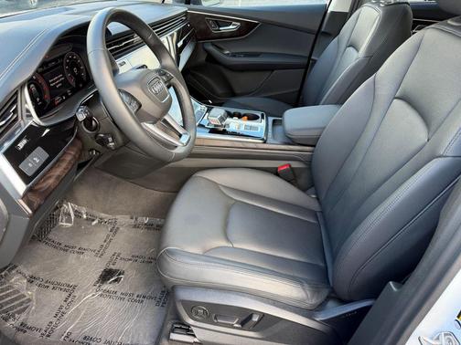 Glacier White 2023 Audi Q7 55 Premium Plus