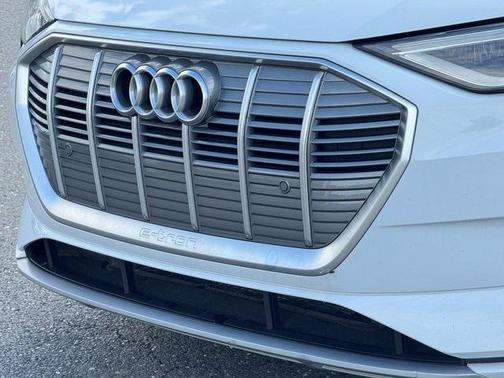 2021 Audi e-tron Premium