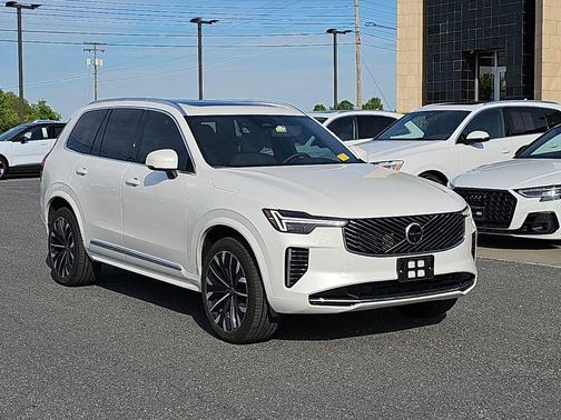 Crystal White Pearl 2026 Volvo XC90 B6 Plus 6-Seater