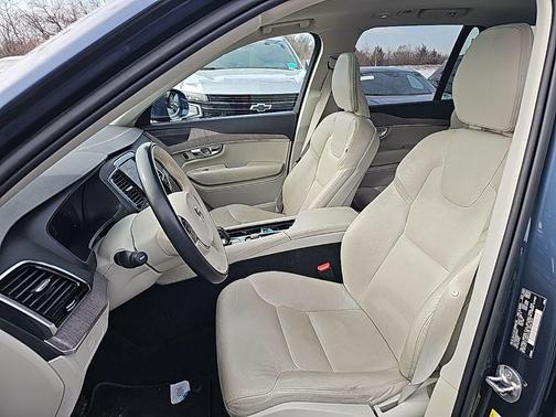 2023 Volvo XC90 B6 Plus 7-Seater