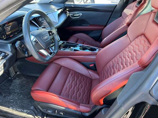 2022 Audi e-tron GT Prestige