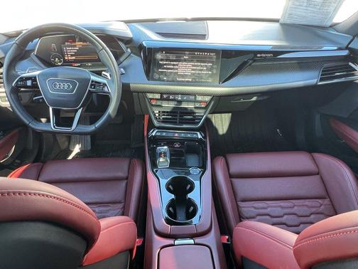 2022 Audi e-tron GT Prestige