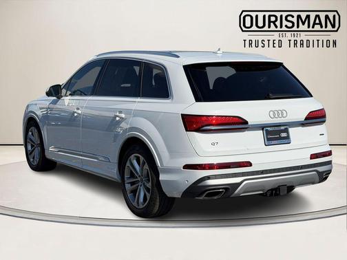 Glacier White Metallic 2025 Audi Q7 55 Premium Plus
