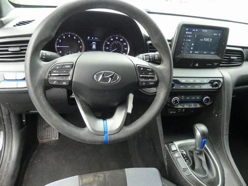 2020 Hyundai Veloster 2