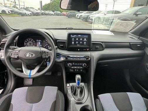 2020 Hyundai Veloster 2