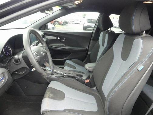 2020 Hyundai Veloster 2