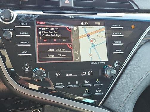 2019 Toyota Camry Hybrid XLE