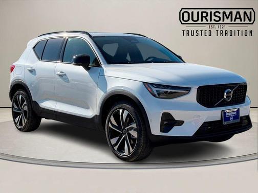 2026 Volvo XC40 B5 Ultra