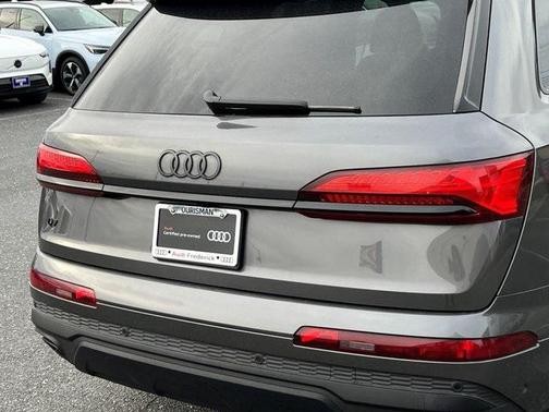 2025 Audi Q7 45 Premium Plus