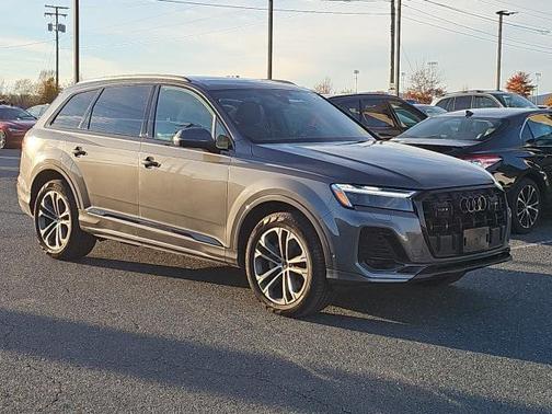 2025 Audi Q7 45 Premium Plus