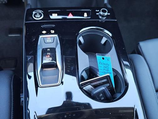 2025 Audi Q6 e-tron Prestige