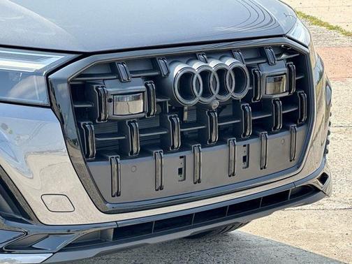 2025 Audi Q7 45 Premium