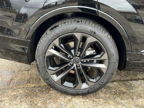 2026 Audi Q7 55 Premium Plus