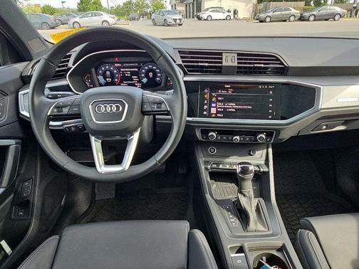 Chronos Gray Metallic 2025 Audi Q3 Premium