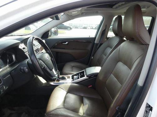 2016 Volvo XC70 T5 Platinum