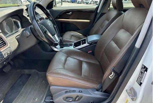 2016 Volvo XC70 T5 Platinum