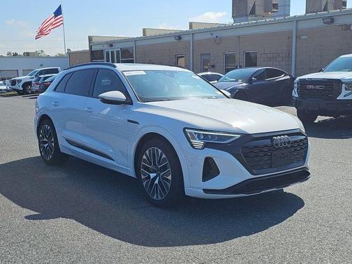 2024 Audi Q8 e-tron Premium Plus
