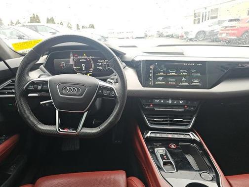 2023 Audi RS e-tron GT Base