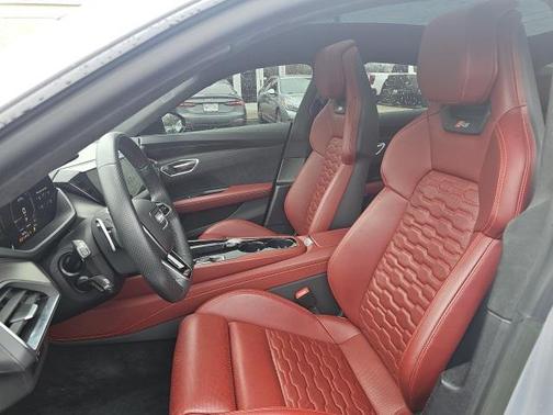 2023 Audi RS e-tron GT Base