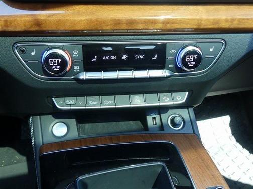 2021 Audi Q5 45 Premium Plus