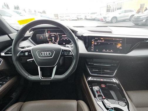 2022 Audi e-tron GT Premium Plus