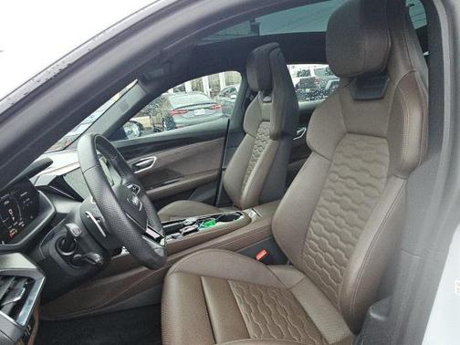 2022 Audi e-tron GT Premium Plus