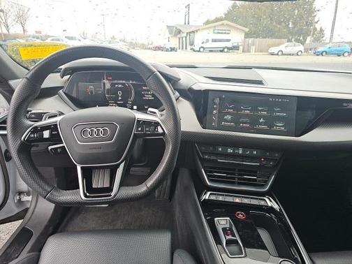 2023 Audi e-tron GT Premium Plus