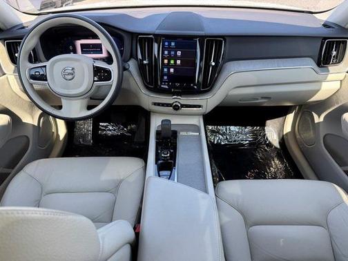 2023 Volvo XC60 Recharge Plug-In Hybrid T8 Plus Dark Theme