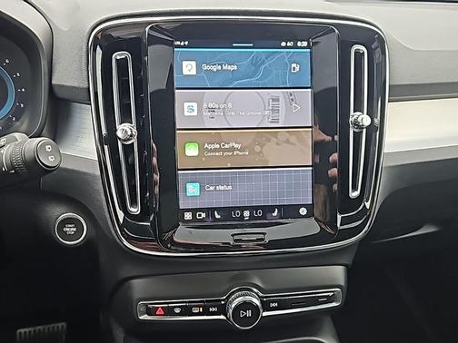 2024 Volvo XC40 B5 Core