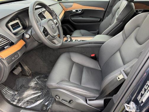 2024 Volvo XC90 Recharge Plug-In Hybrid T8 Plus 6 Passenger