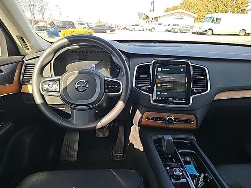 2024 Volvo XC90 Recharge Plug-In Hybrid T8 Plus 6 Passenger