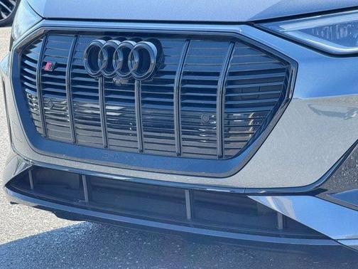 2023 Audi e-tron S Prestige